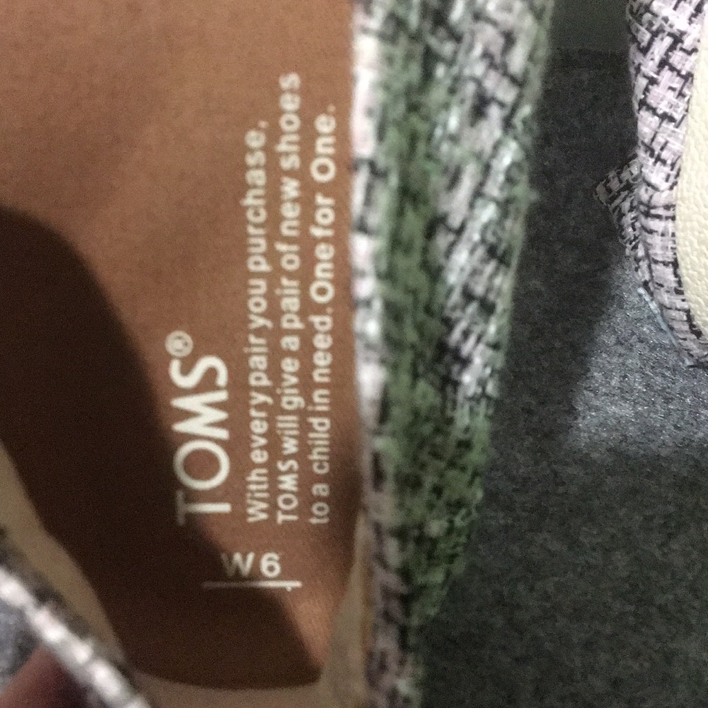 Toms Women’s Avalon Black/Pink SZ W 6 Slip-On - Picture 4 of 8